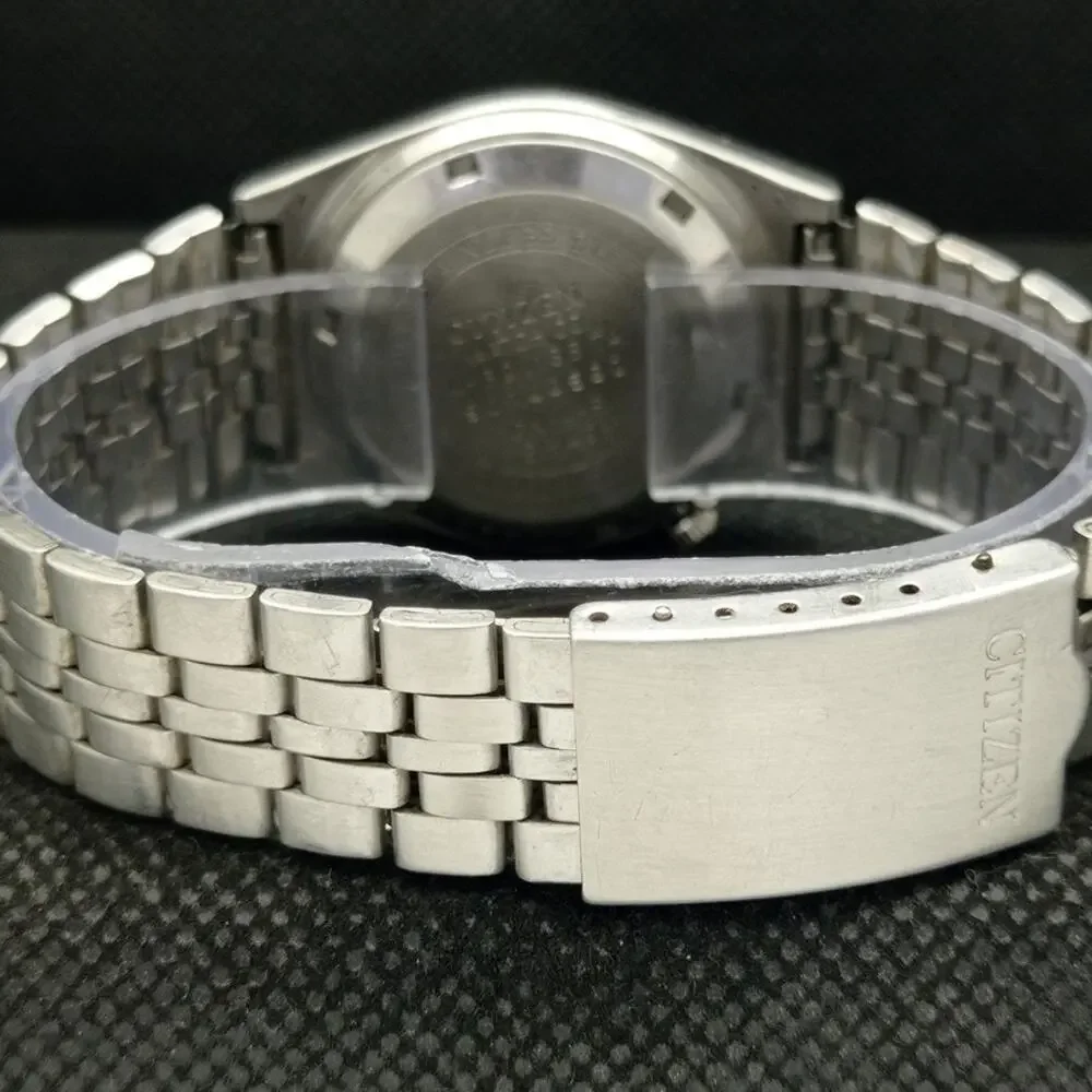 Vintage 1985 Citizen Automatic Mens Silver Watch W/daydate & Gold accents